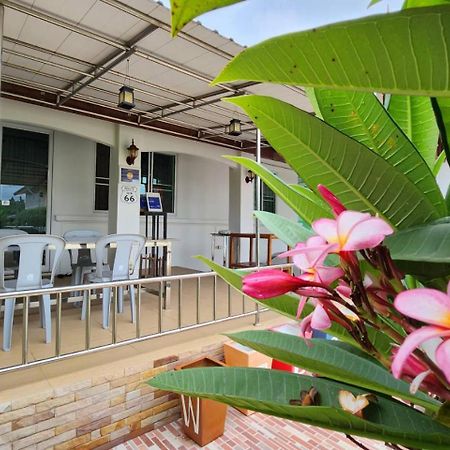 Nuch'S Apple Guest House Si Bun Ruang Esterno foto