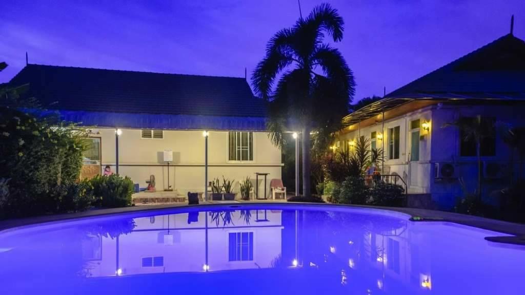 Nuch'S Apple Guest House Si Bun Ruang Esterno foto