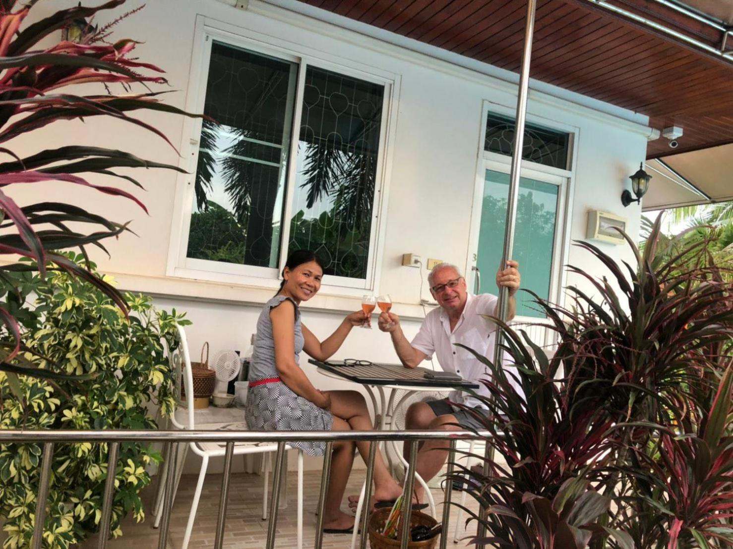 Nuch'S Apple Guest House Si Bun Ruang Esterno foto