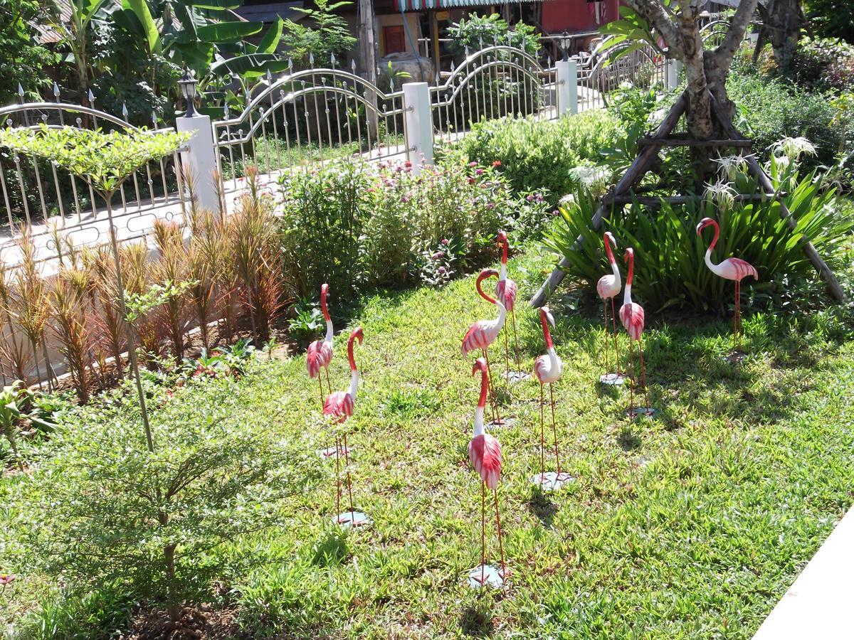 Nuch'S Apple Guest House Si Bun Ruang Esterno foto