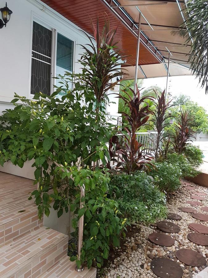 Nuch'S Apple Guest House Si Bun Ruang Esterno foto