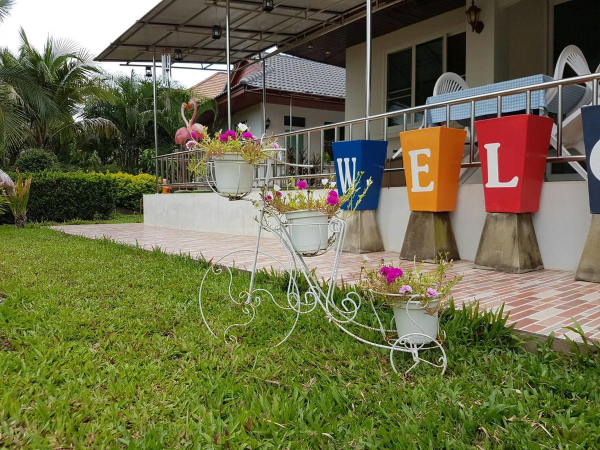Nuch'S Apple Guest House Si Bun Ruang Esterno foto