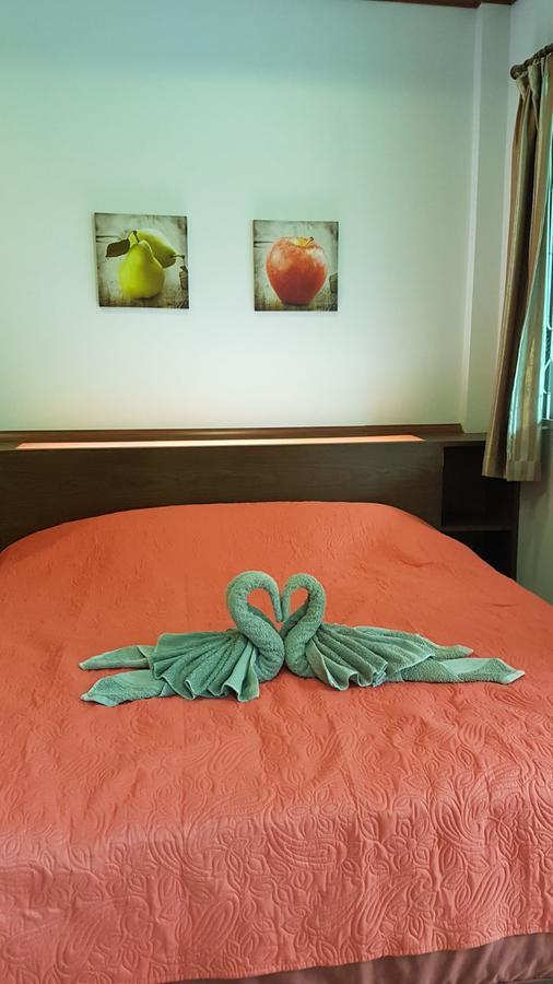 Nuch'S Apple Guest House Si Bun Ruang Esterno foto