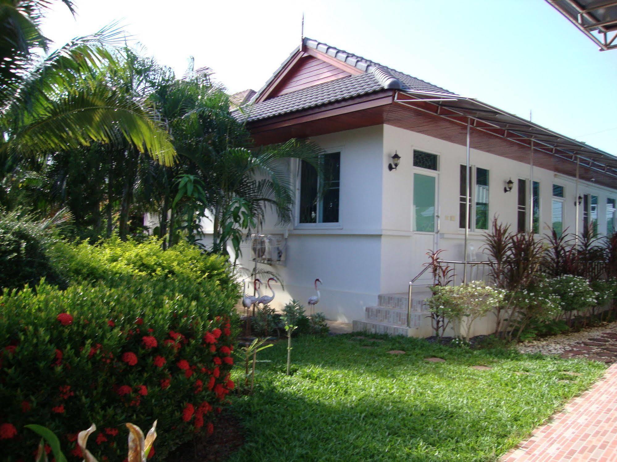Nuch'S Apple Guest House Si Bun Ruang Esterno foto
